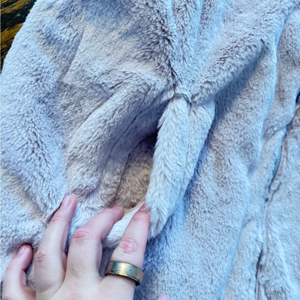 NWT Reversible Time and Tru Faux Fur Vest - Picture 3 of 9